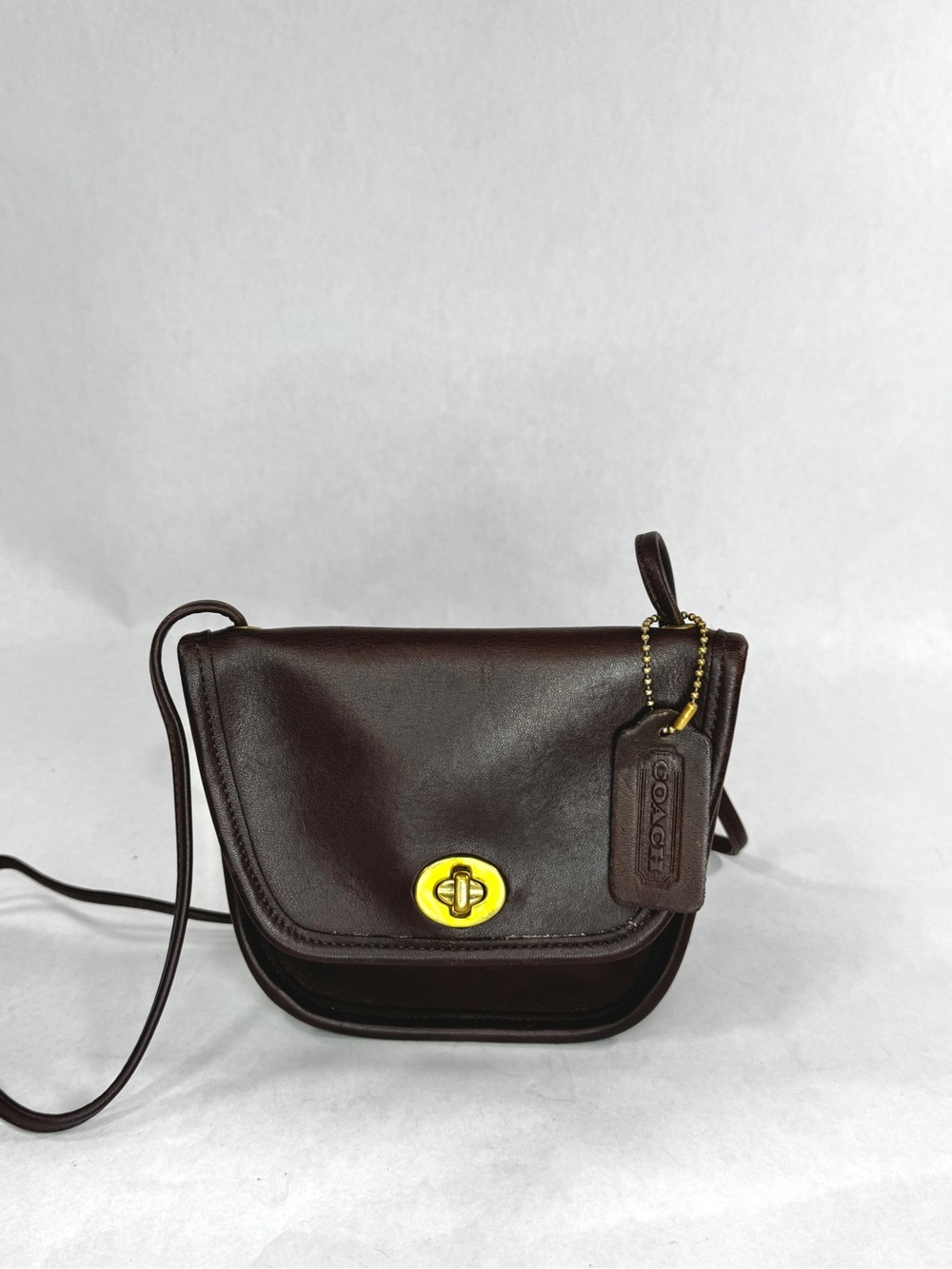 Vintage Coach Everett 9934 Brown Glove-Tanned Leather Turnlock Crossbody Bag